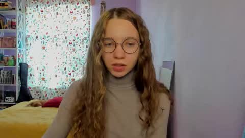 Snapshot of your_leslie chatting on October 11, 12:19 pm Leslie online show from October 11, 12:19 pm