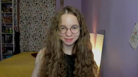 Snapshot of your_leslie chatting on September 15, 2:09 am Leslie online show from September 15, 2:09 am