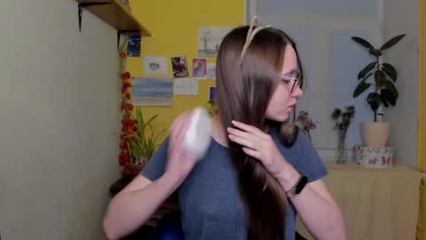 Snapshot of your_leslie chatting on December 28, 4:20 pm Leslie online show from December 28, 4:20 pm