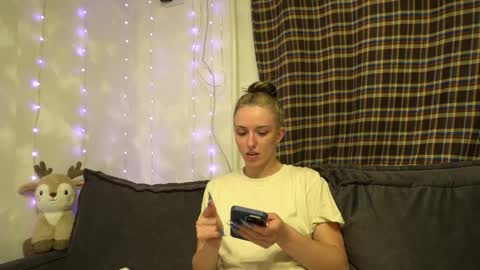 Meri  online show from April 5, 8:19 pm