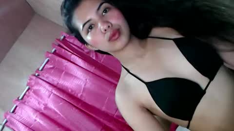 your_petite_miah07 online show from February 27, 11:54 am