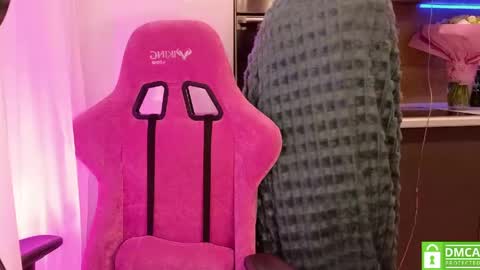 Alice  online show from April 15, 12:33 am