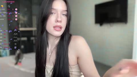 Mia  online show from January 28, 12:32 pm