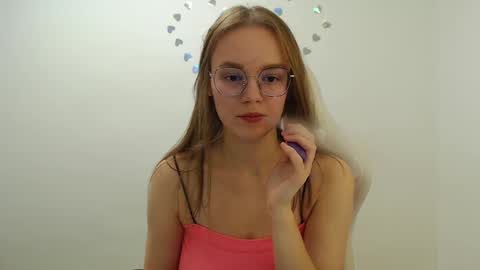 Lana online show from October 4, 5:28 pm