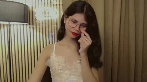 Vivian online show from October 28, 12:55 pm