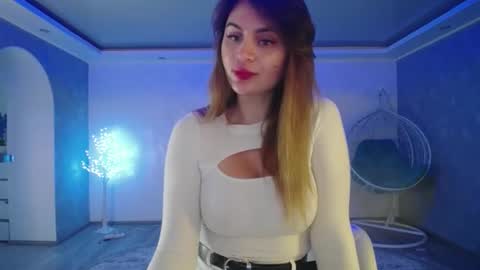 call meKira online show from December 4, 8:23 am