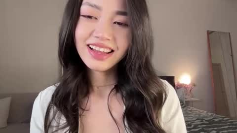 yourlittlesunrise_ online show from November 9, 5:47 am