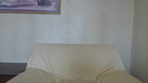 lANA online show from April 5, 3:22 pm