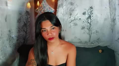yourqueen_19 online show from April 29, 5:43 am