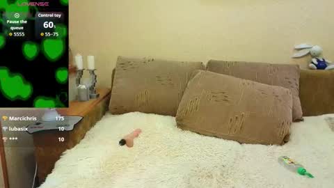 YourXQueen online show from October 19, 6:48 am