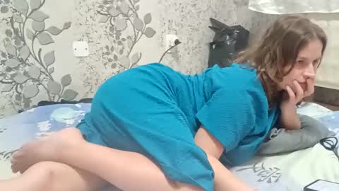 Yoyrgirlxq online show from March 31, 8:25 am