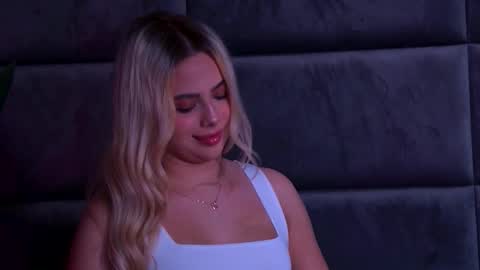 Foxie online show from November 24, 5:59 pm