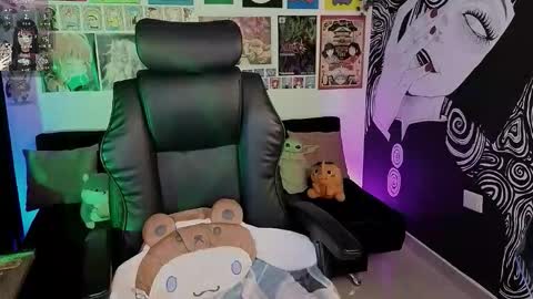    rawr   Anne Independent model      online show from February 10, 12:46 am