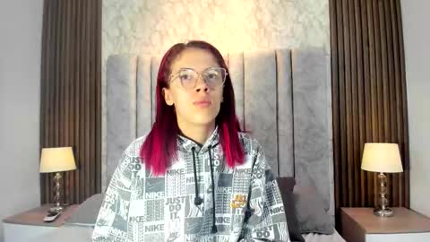 yulievans online show from October 8, 10:41 am