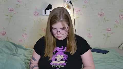 Polly online show from February 9, 4:09 pm