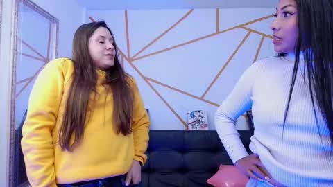 yvanna__smith online show from February 3, 6:22 am