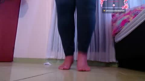 yvonn online show from December 14, 2:17 am