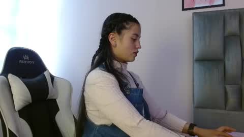 Zaida online show from August 5, 8:48 pm