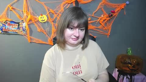 zannadreil online show from November 4, 7:30 pm