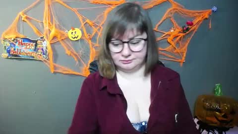 zannadreil online show from November 3, 7:29 pm