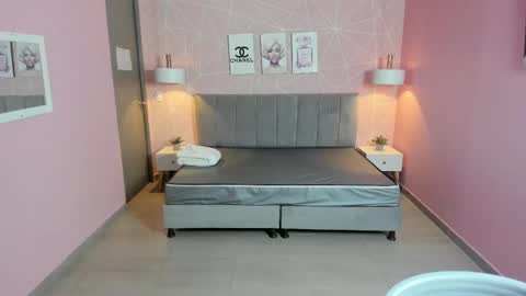 Snapshot of zara__sweet chatting on February 19, 12:44 pm Zara Sweet online show from February 19, 12:44 pm