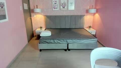 Snapshot of zara__sweet chatting on January 13, 12:35 pm Zara Sweet online show from January 13, 12:35 pm