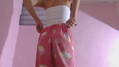 Snapshot of zara_play chatting on February 6, 1:27 am Zara3 online show from February 6, 1:27 am