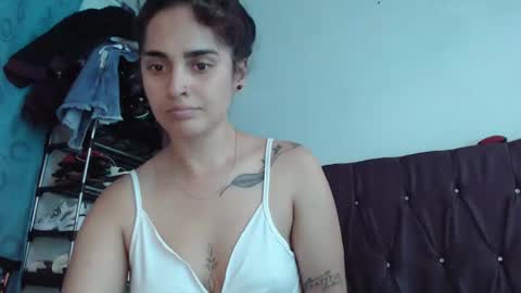 zaraa_lopez online show from March 26, 1:57 pm
