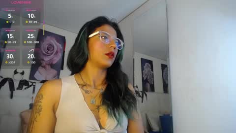 Zarah online show from April 3, 1:42 pm