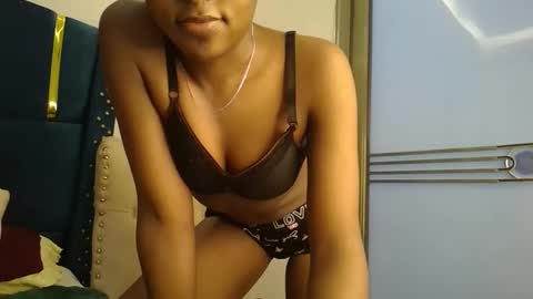 zariah online show from April 16, 9:39 pm