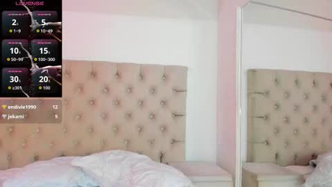 Zarina Waynne online show from December 13, 10:05 pm