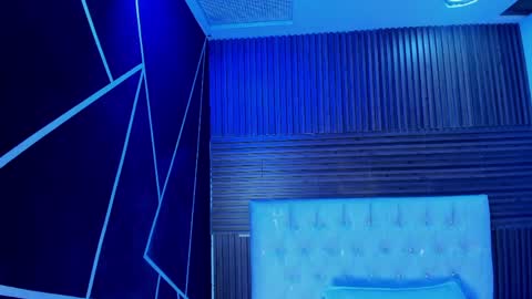 Zarina Waynne online show from April 9, 1:27 pm