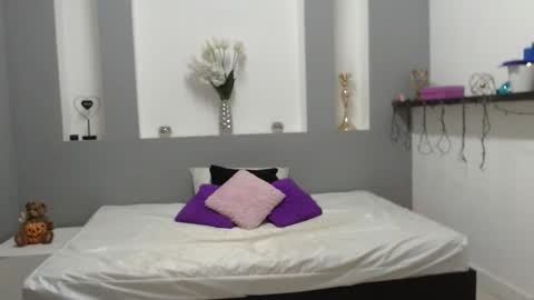 Karolyne online show from April 5, 7:24 pm