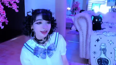 Snapshot of zephirah_abney chatting on February 3, 2:34 pm    online show from February 3, 2:34 pm