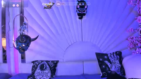 Snapshot of zephirah_abney chatting on December 15, 1:43 pm    online show from December 15, 1:43 pm