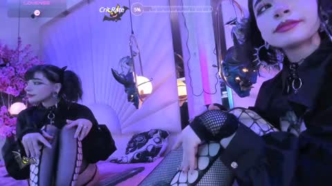 Snapshot of zephirah_abney chatting on December 17, 1:27 pm    online show from December 17, 1:27 pm