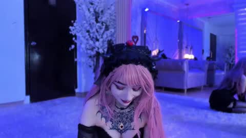 Snapshot of zephirah_abney chatting on March 6, 2:29 pm    online show from March 6, 2:29 pm
