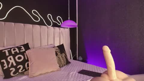 zhally_dee online show from February 6, 7:50 pm