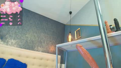 ZHAMIRA  ANDRES online show from October 23, 12:05 am