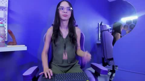 Zoe online show from April 10, 6:30 am