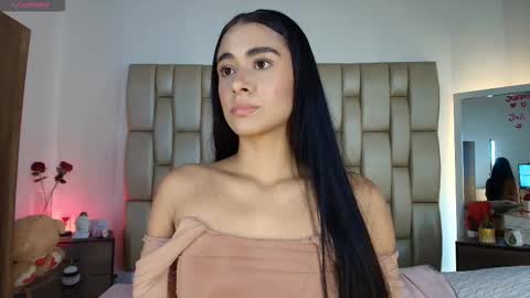 Your new obsession online show from March 14, 11:44 am