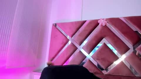 zoe_evaanss_ online show from March 27, 7:58 pm