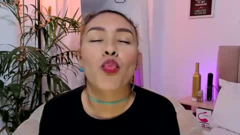 Zoe Gruber online show from November 21, 12:01 am