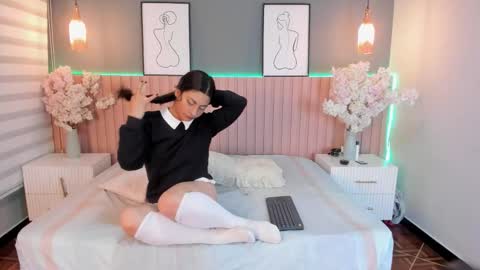 zoe_henderson online show from February 25, 3:05 am