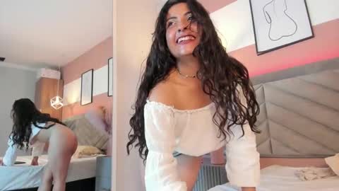 zoe_henderson online show from February 20, 6:19 am