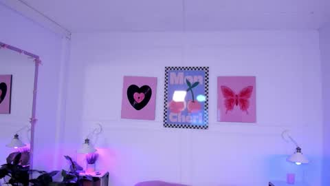 Zoe Lynch online show from December 1, 11:36 am