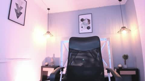 zoe_moreau online show from January 16, 8:16 pm