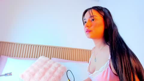 Snapshot of zoe_rivers chatting on December 19, 11:07 am Zoe online show from December 19, 11:07 am