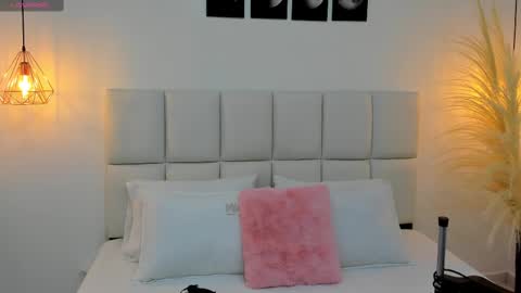 Snapshot of zoe_rivers chatting on March 1, 7:04 pm Zoe online show from March 1, 7:04 pm