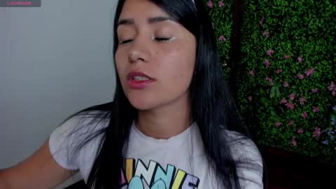 Snapshot of zoe_wattson chatting on February 2, 2:59 am Zoe online show from February 2, 2:59 am